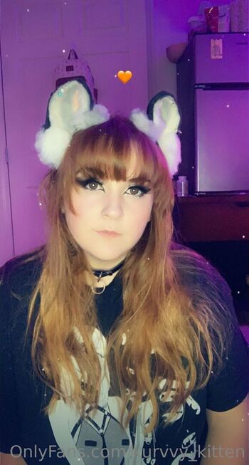 kurvvy_kitten