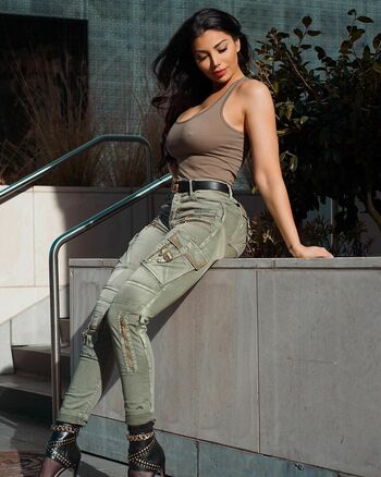 La Reina Shaw