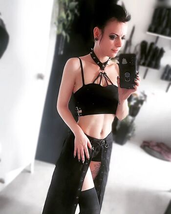 Lady_denight_official