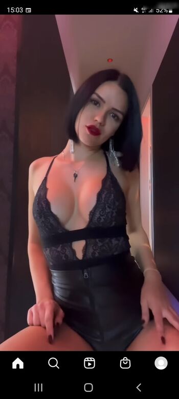 Lady Jolie Berrie