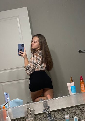 laineylynn21