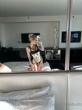 lainlikesbuttz
