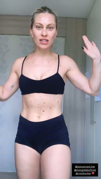 Lana Rhodes