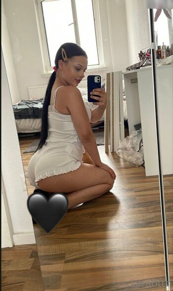 Lara.bttn
