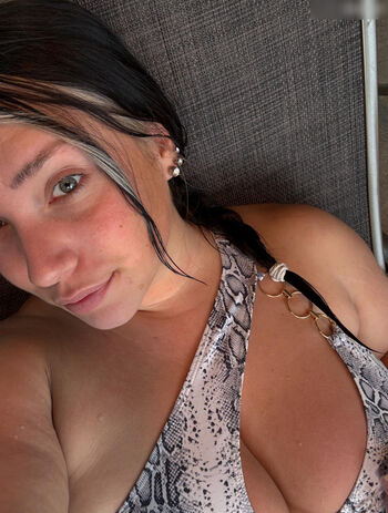 Lara.Marie.v__