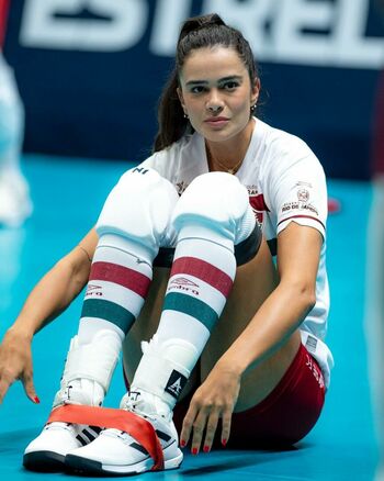 Lara Nobre