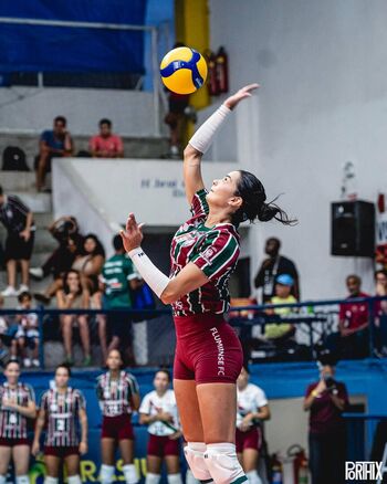 Lara Nobre