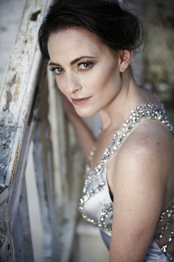 Lara Pulver