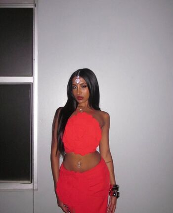Lara Raj
