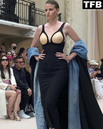 Lara Stone
