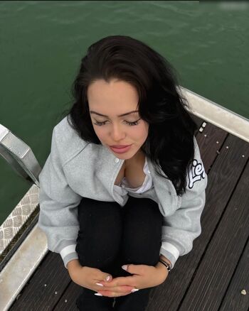 Lara.stxx