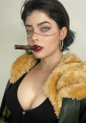 Lari Anjos