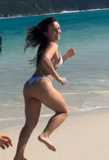 Larissa Manoela