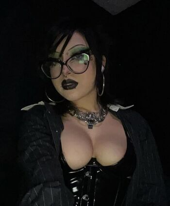 lasaddgirl_