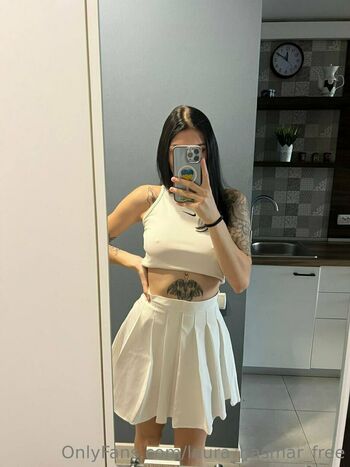 laura_hasmarr