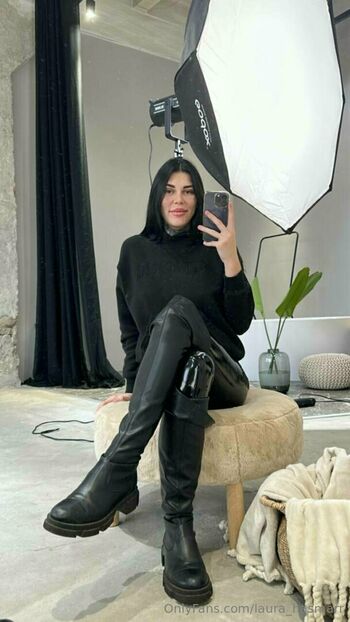 laura_hasmarr