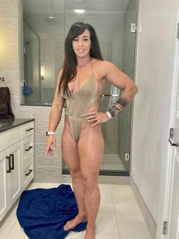 Laura Muscles