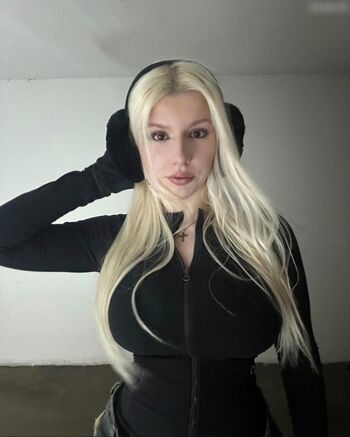 Laura.z57