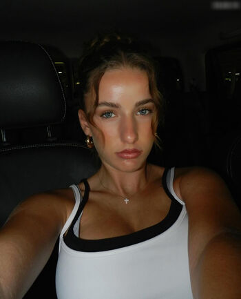 Lauramjj_