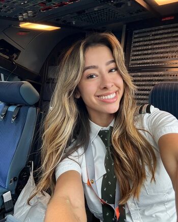 leahhalton_