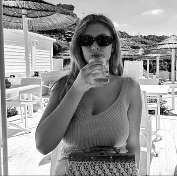 leasophie_official98