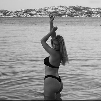 leasophie_official98