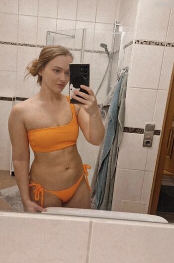 Leelaniii