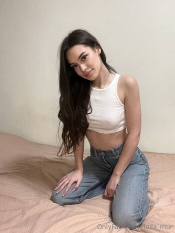 leila_mur