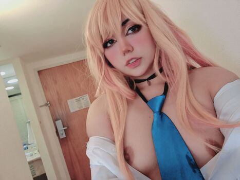 Lemon Crush Cosplayer