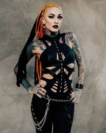 Lena Scissorhands