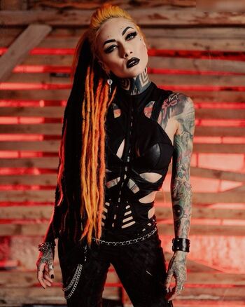 Lena Scissorhands
