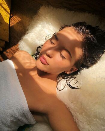 Lennon Stella