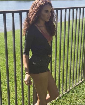 Leslie Grace
