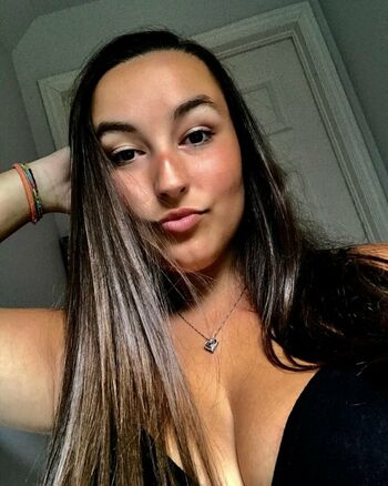 Lexi Thomas