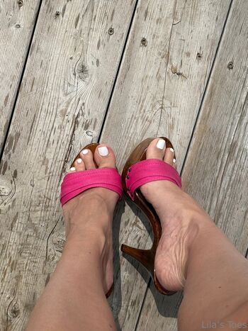 lilas.toes