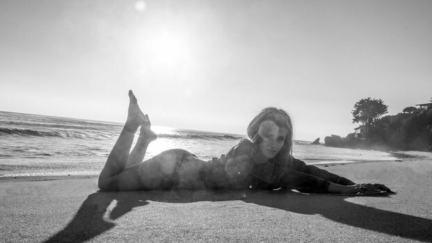 Lili Reinhart