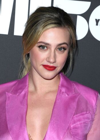 Lili Reinhart