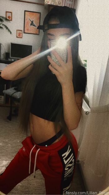 Lilian_Rose
