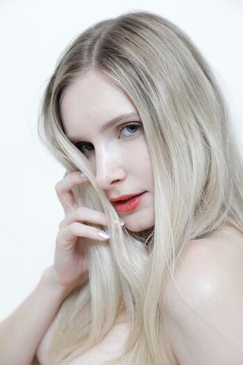Lily Hart
