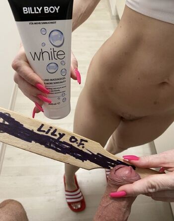 Lily - Slowenische OF MILF
