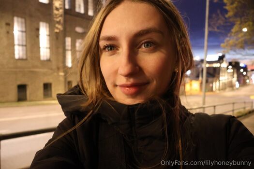 lilyhoneybunny