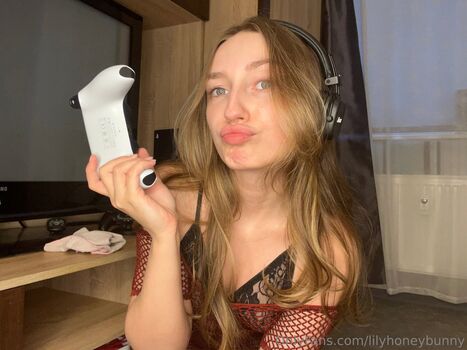 lilyhoneybunny