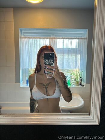 lilyymoon