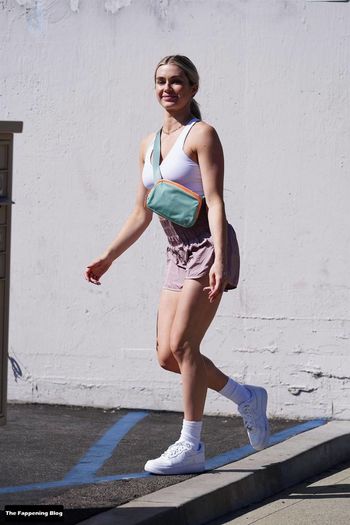 Lindsay Arnold