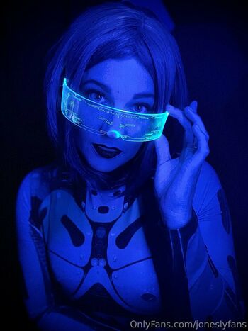 Lindsay Jones