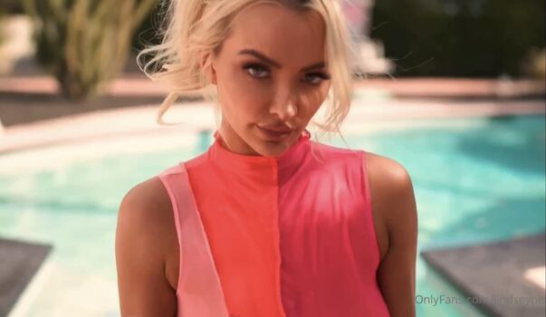 Lindsey Pelas