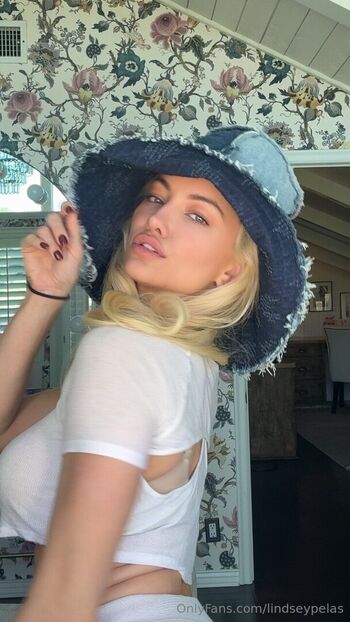 lindseypelas