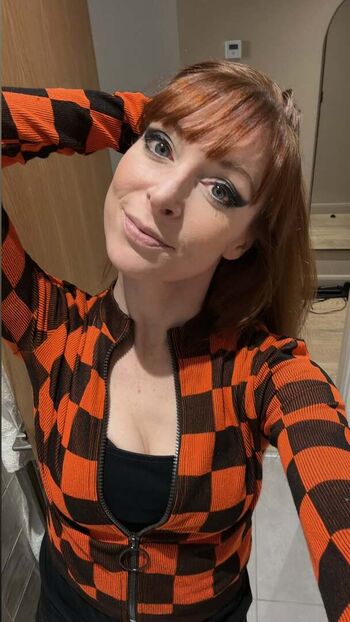 Lisa Foiles