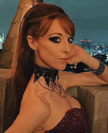 Lisa Foiles