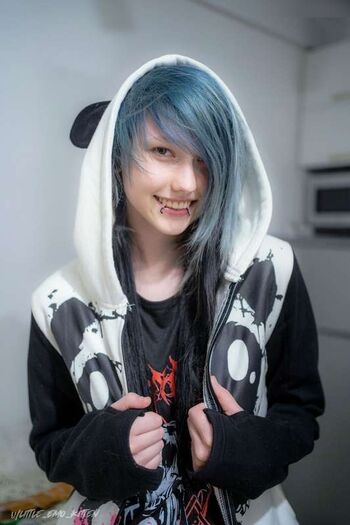 little_emo_kitten
